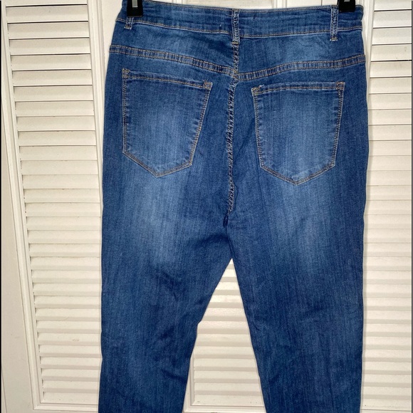 Plus Size Ripped jeans - Picture 12 of 13